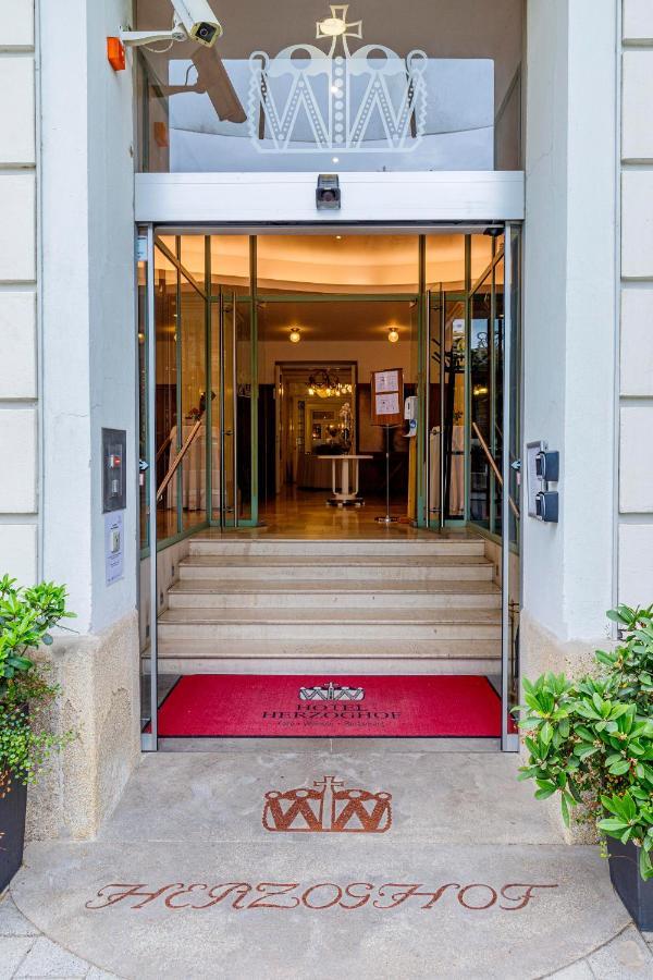 Hotel Herzoghof Baden Bagian luar foto