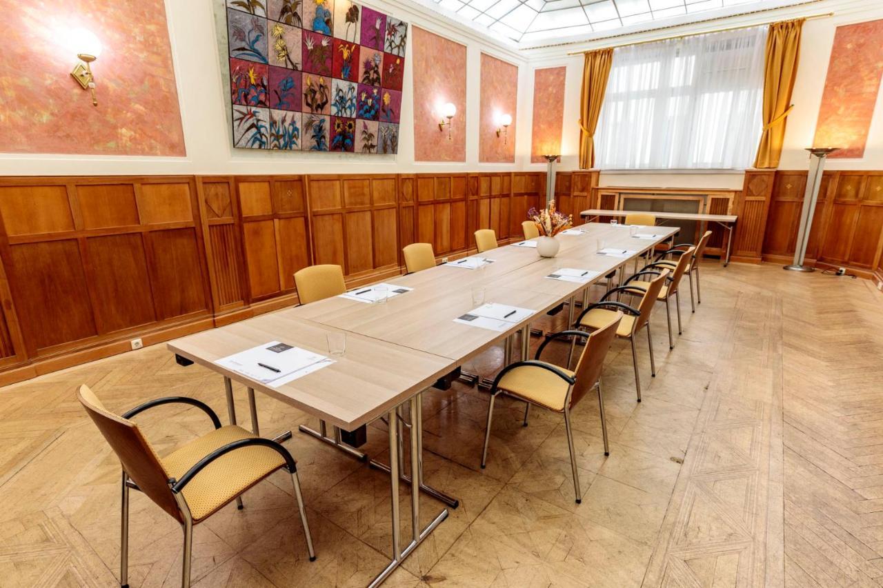 Hotel Herzoghof Baden Bagian luar foto